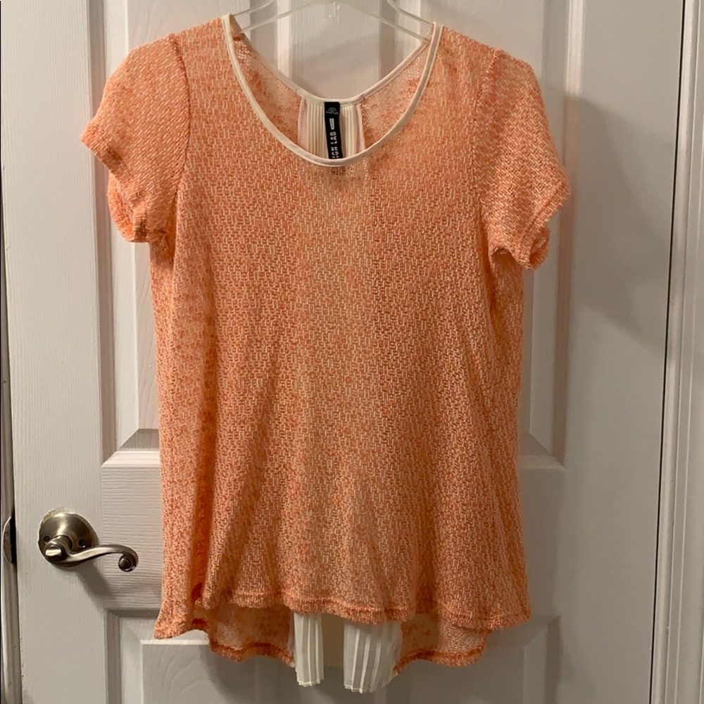 T-Shirt with Pleated Back
